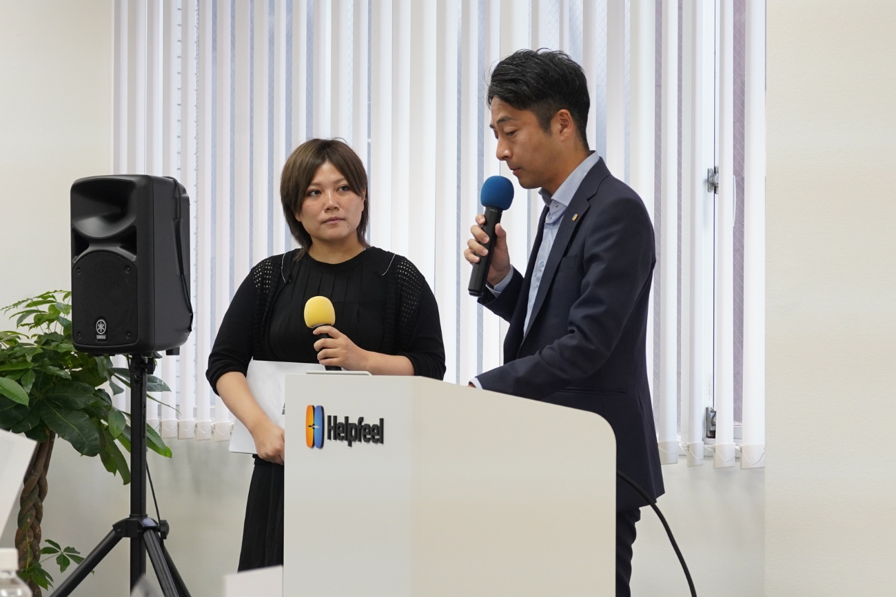 右:株式会社Helpfeel 代表取締役 CEO 洛西一周氏/左:株式会社Helpfeel 執行役員 COO 宮長志帆氏